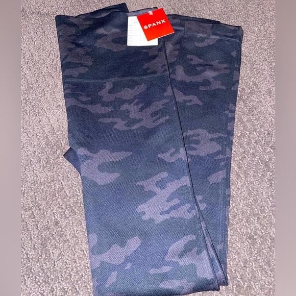 ‎SPANX - Picture 4 of 6